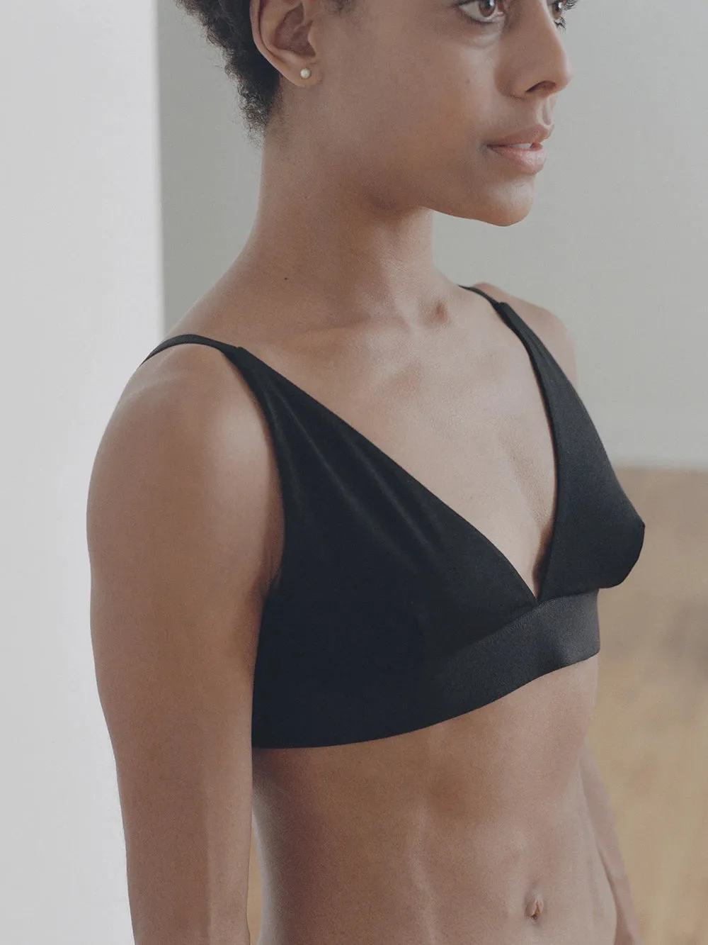 Baserange Triangle Bra in Black