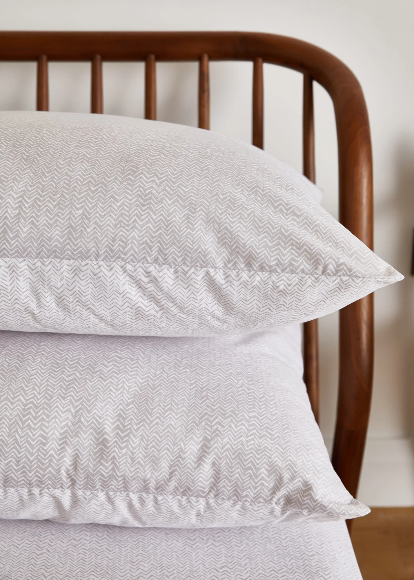 Foxford White Weave Nacre Pillowcase Set