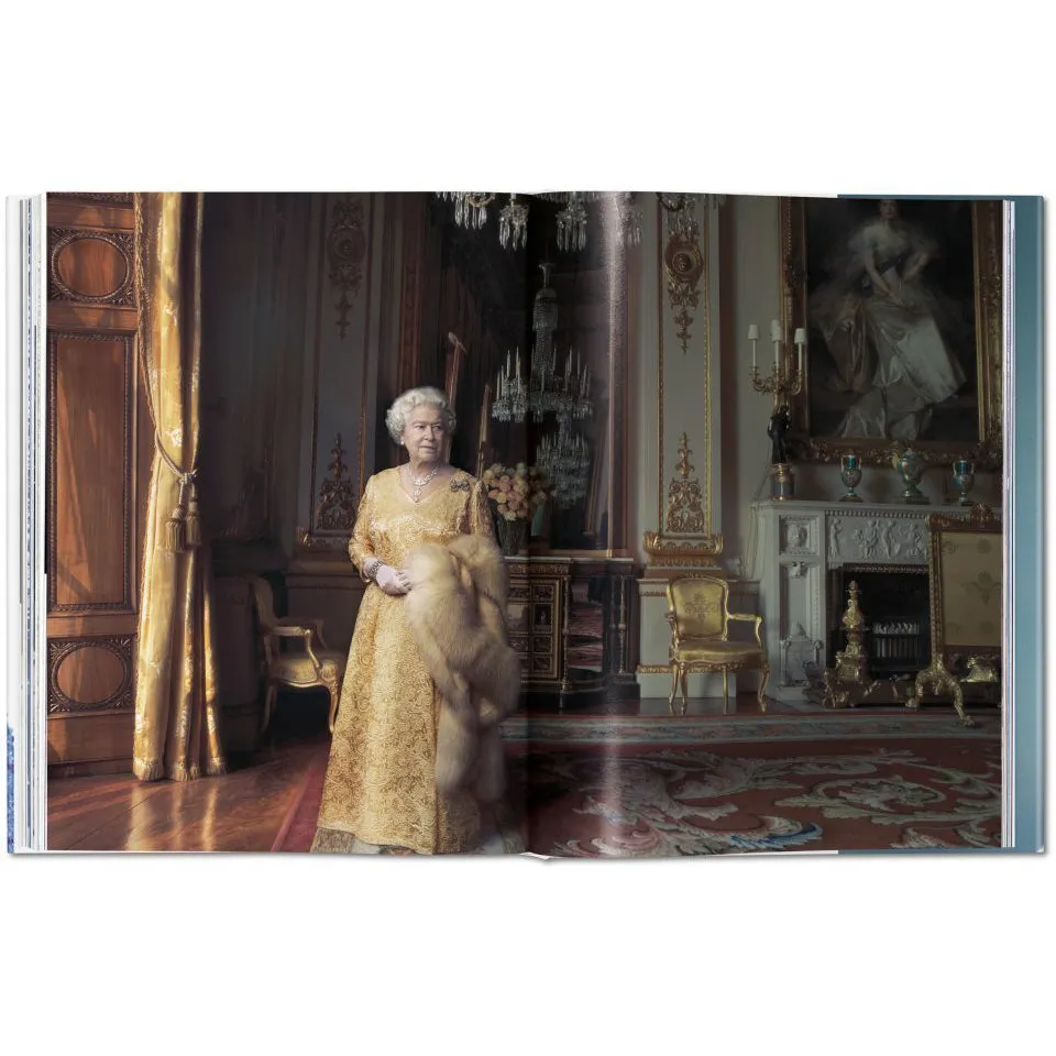 Her Majesty. A Photographic History 1926–2022