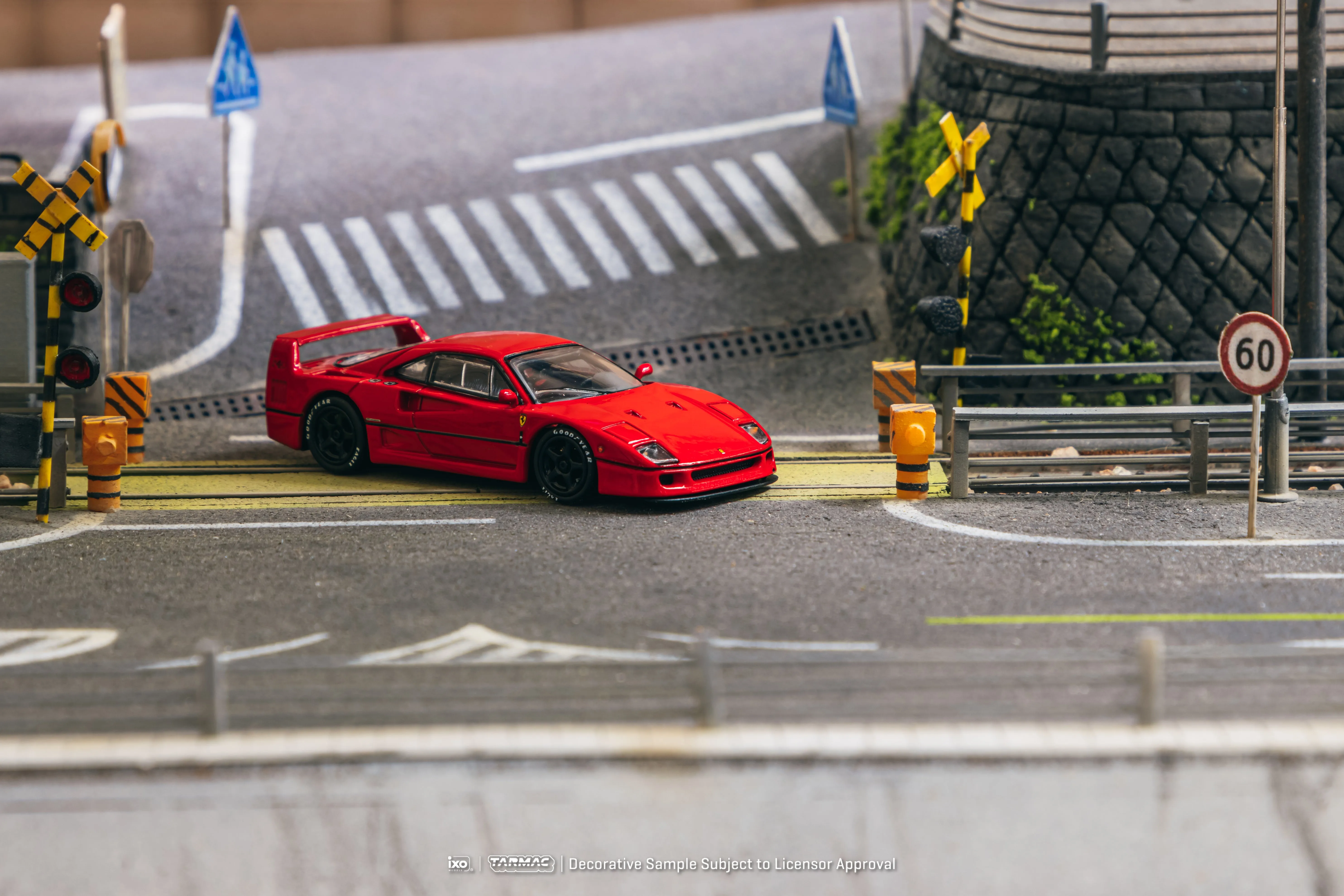 Tarmac Works 1/64 Ferrari F40 Lightweight Red  - ROAD64